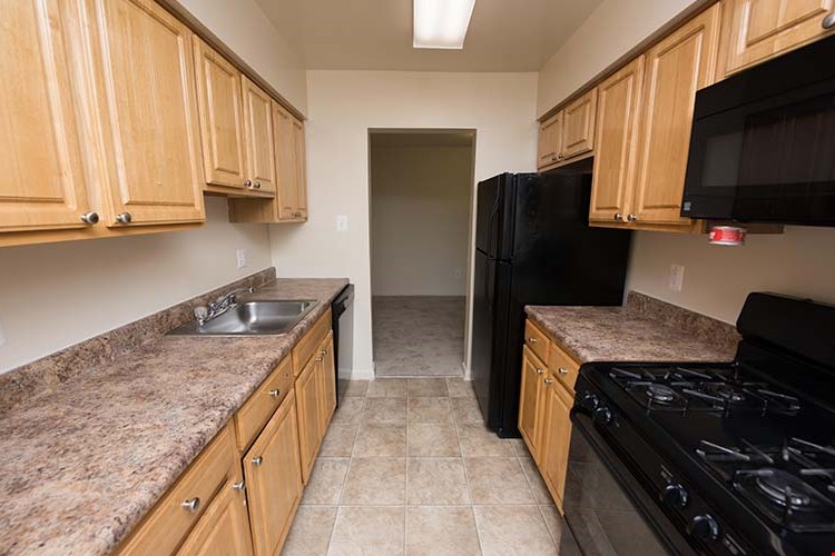 Montgomery Club Townhouses Image 9