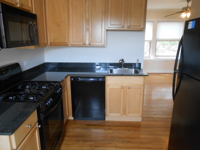 1210-16 W. Waveland Image 7