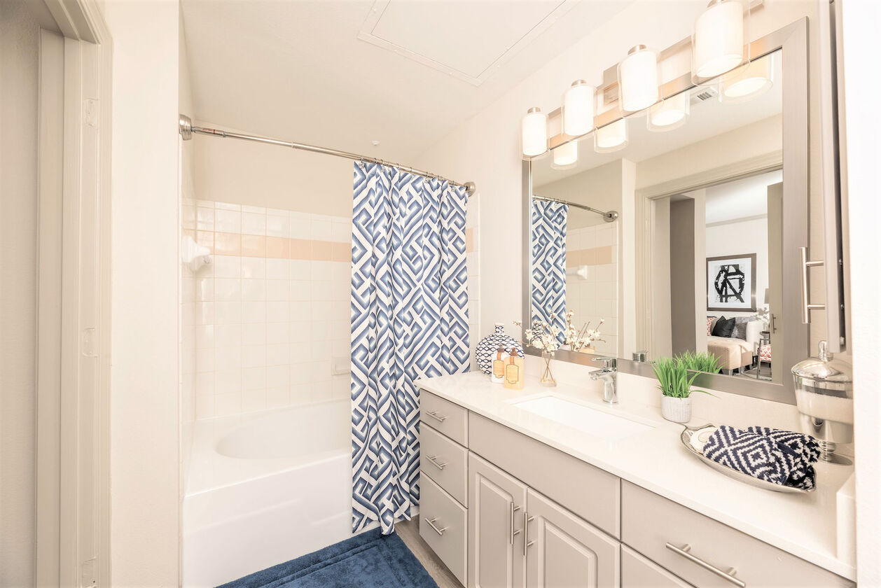 Woodbridge Villas Image 15