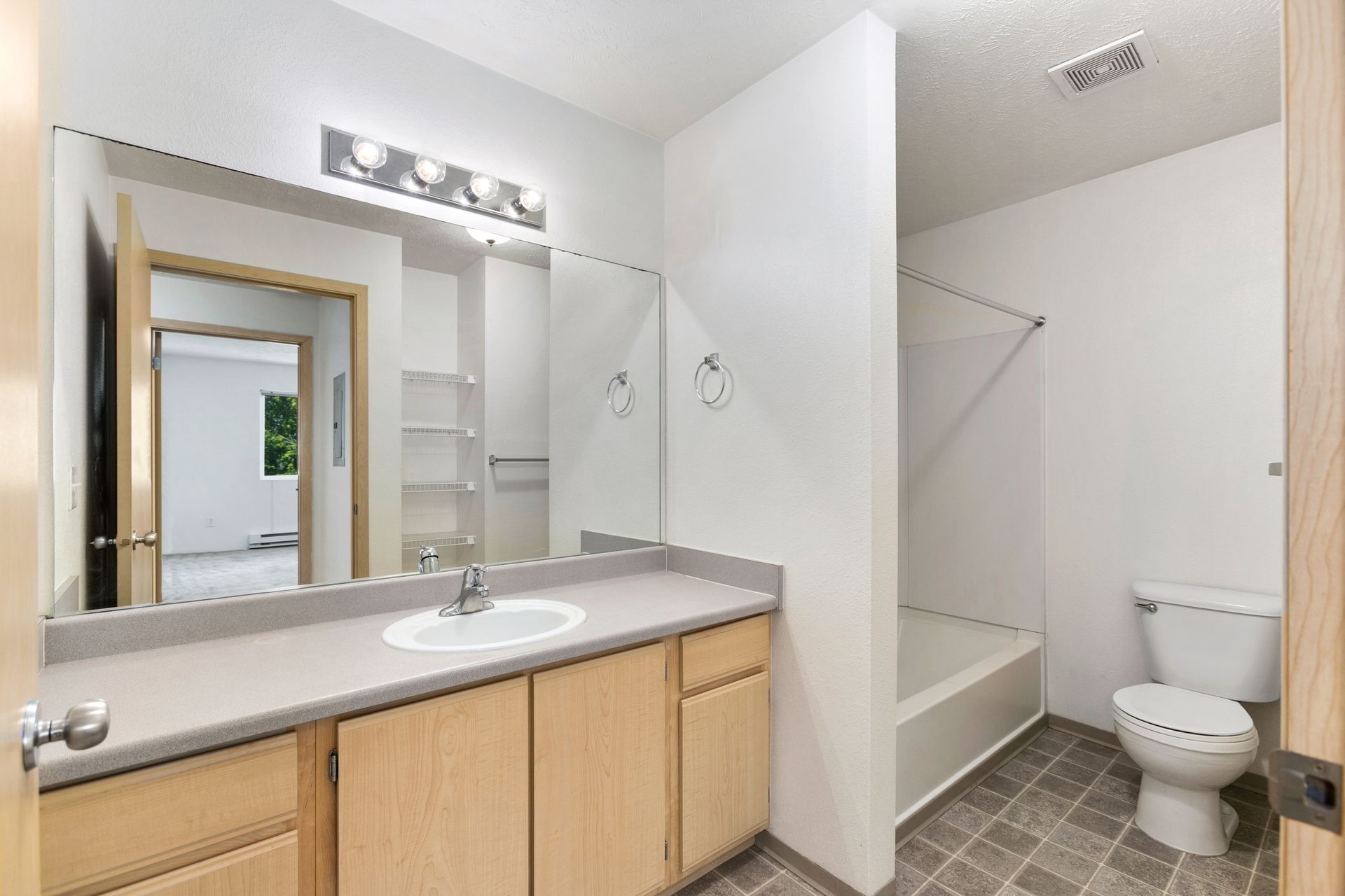 Barrington Place Image 7