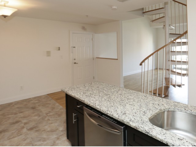 Junior Loft Eat-in Kitchen