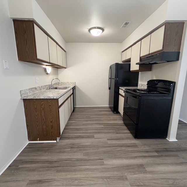 Eastwood Village Apartments Image 9