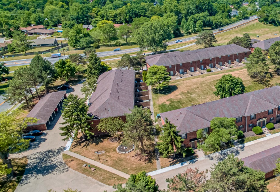 Greenwood Oaks Townhomes Image 3