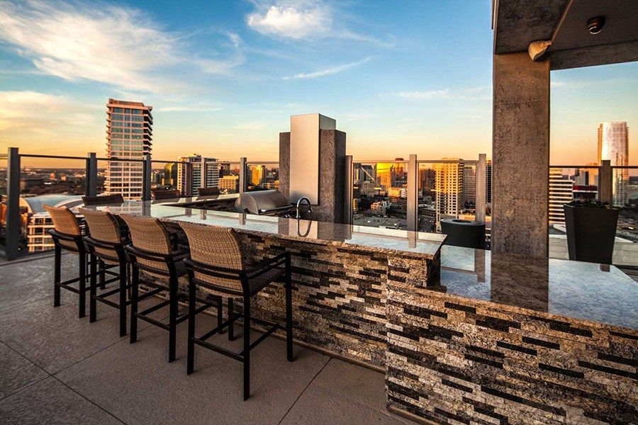 SkyHouse Dallas Image 10