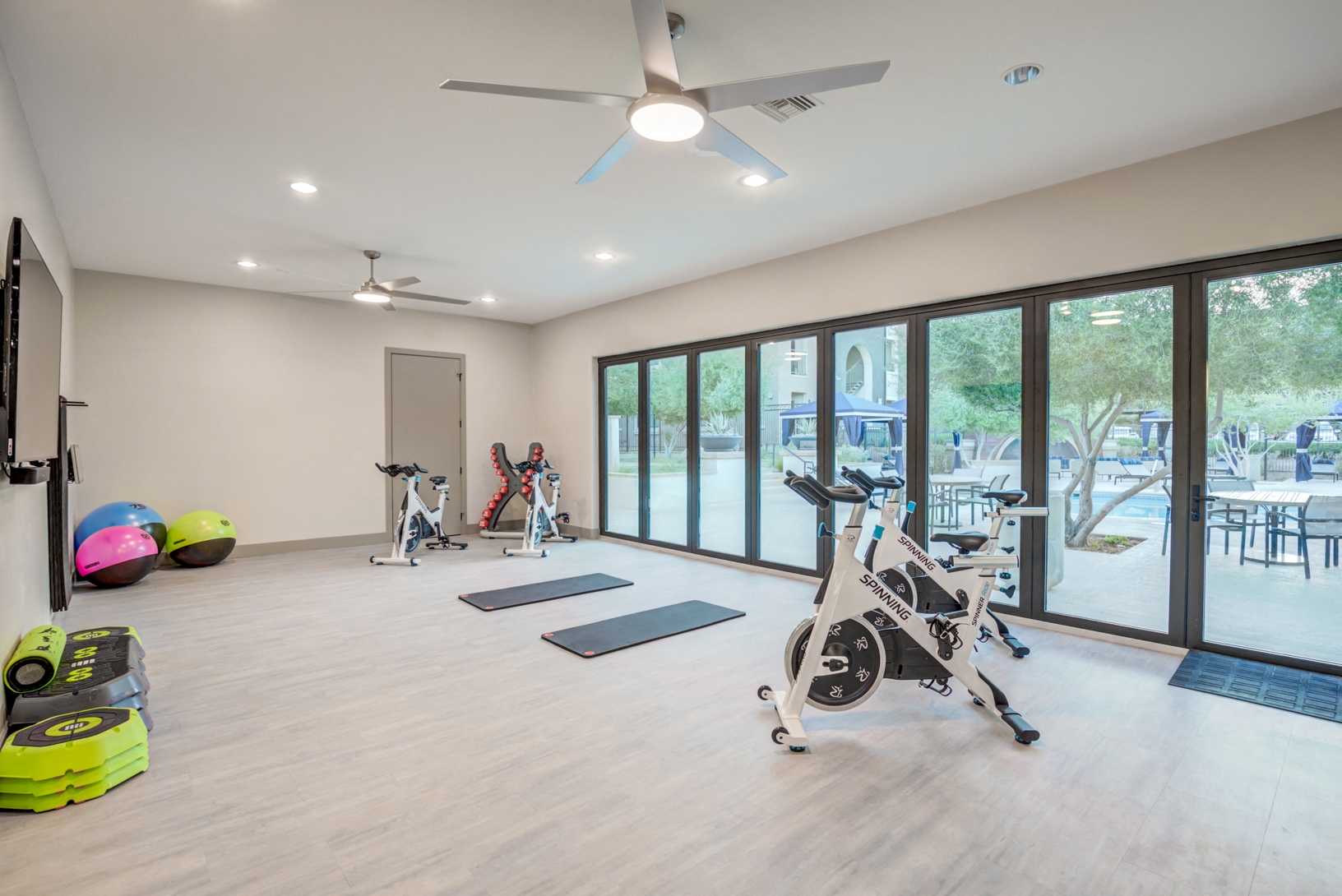 Mountain Gate Image 42