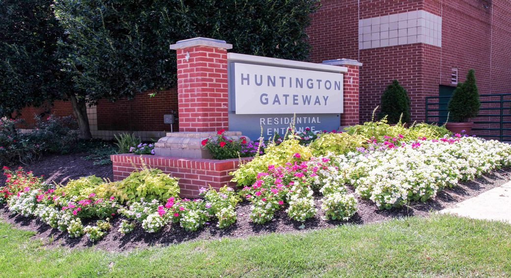 Huntington Ave Entrance 