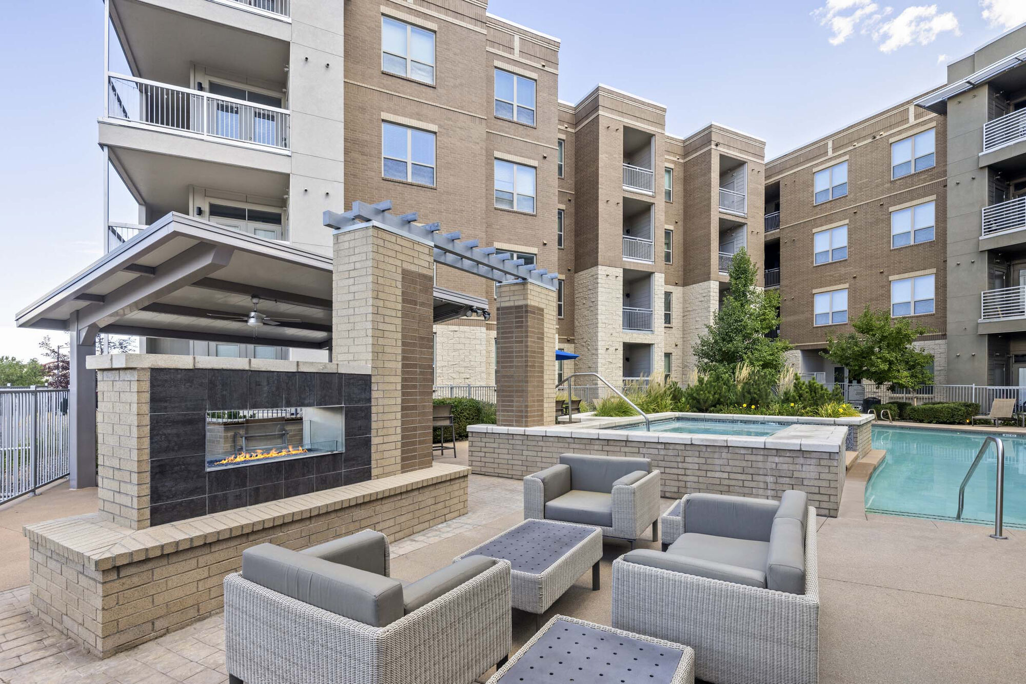 Camden Lincoln Station Image 1