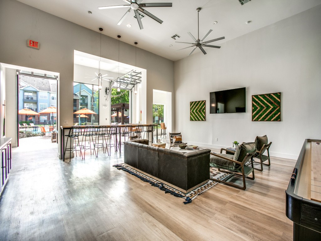 Aventura on Briar Forest Image 38