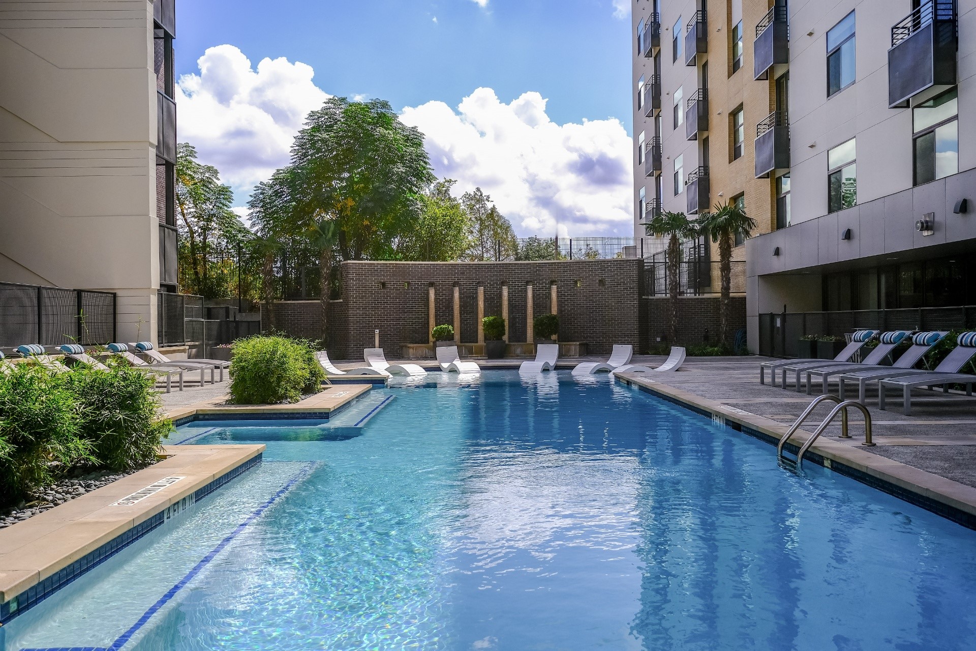 Berkshire Riverview Image 9