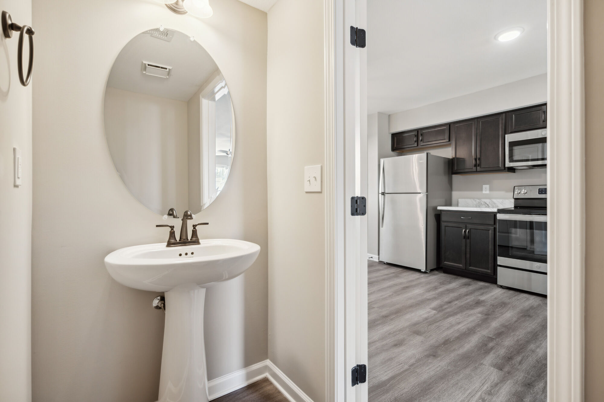 Center Pointe Townhomes Image 10