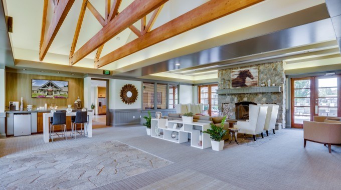 Big Trout Lodge Apartments Image 5