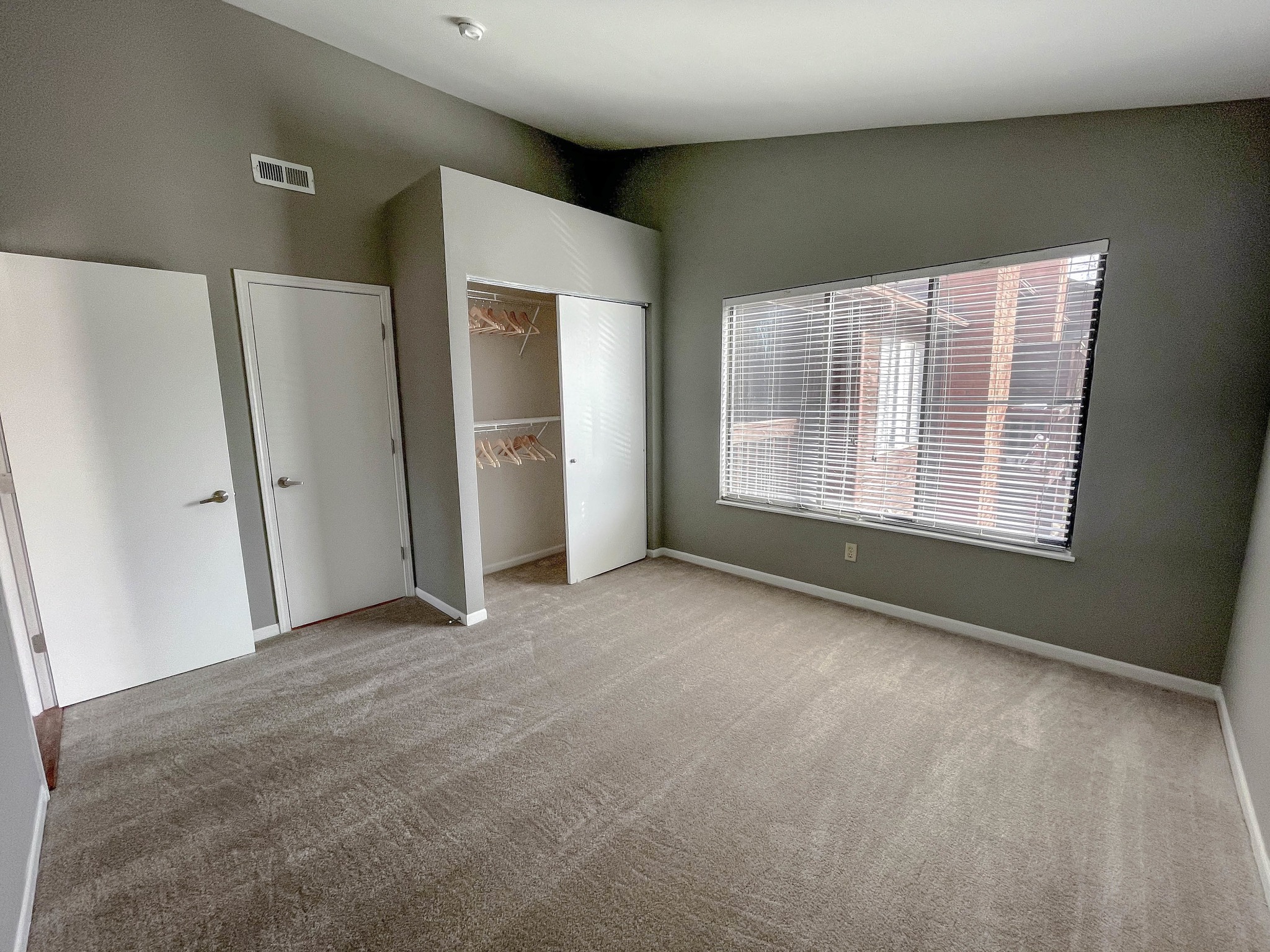 South Summit Apartments Image 18