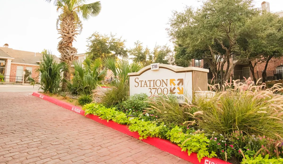 Station 3700 Image 1