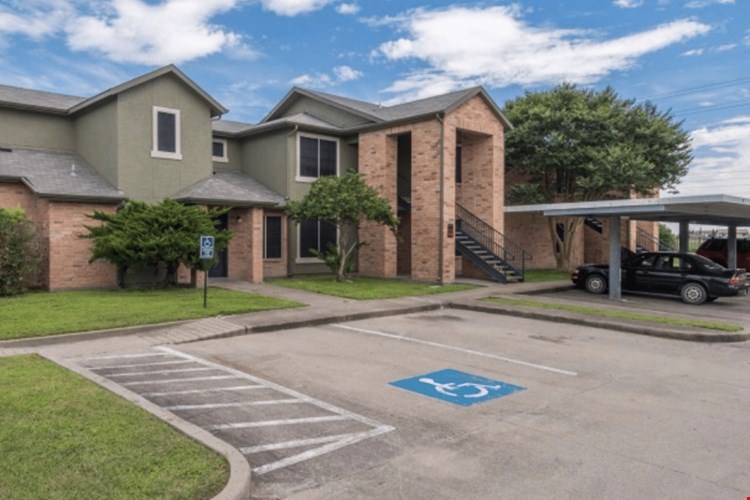 Bridge Pointe Landing Image 3