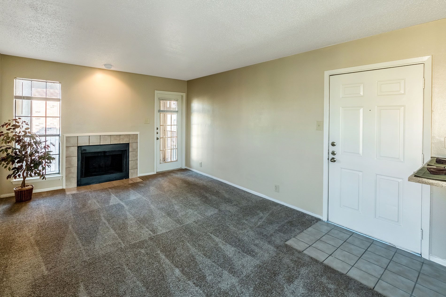 Bandera Crossing Image 7