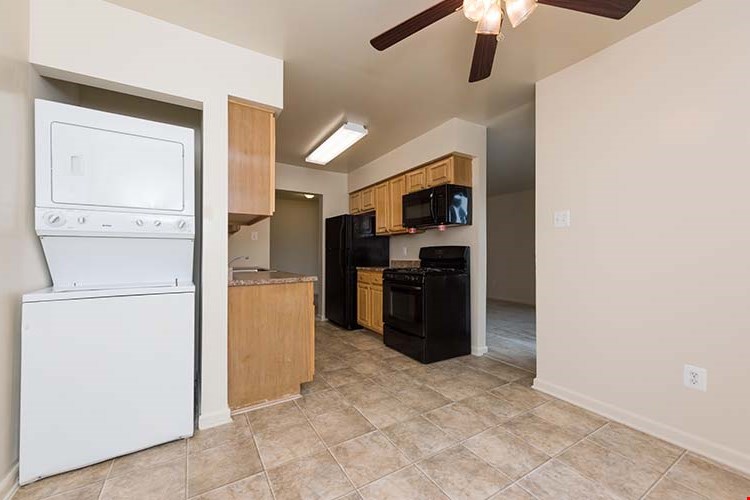 Montgomery Club Townhouses Image 10