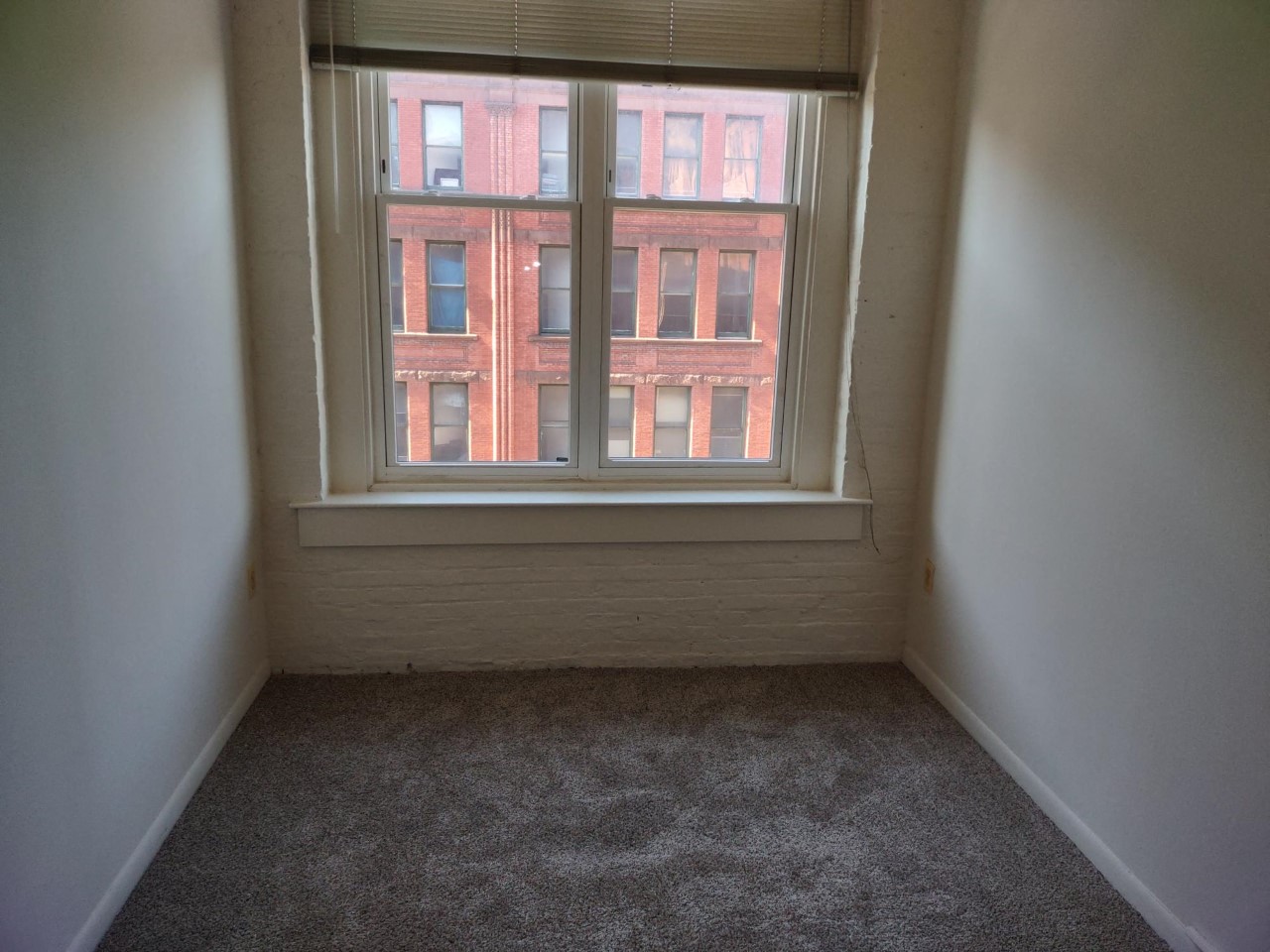 Marlboro Classic Apt & Redwood Square Image 79