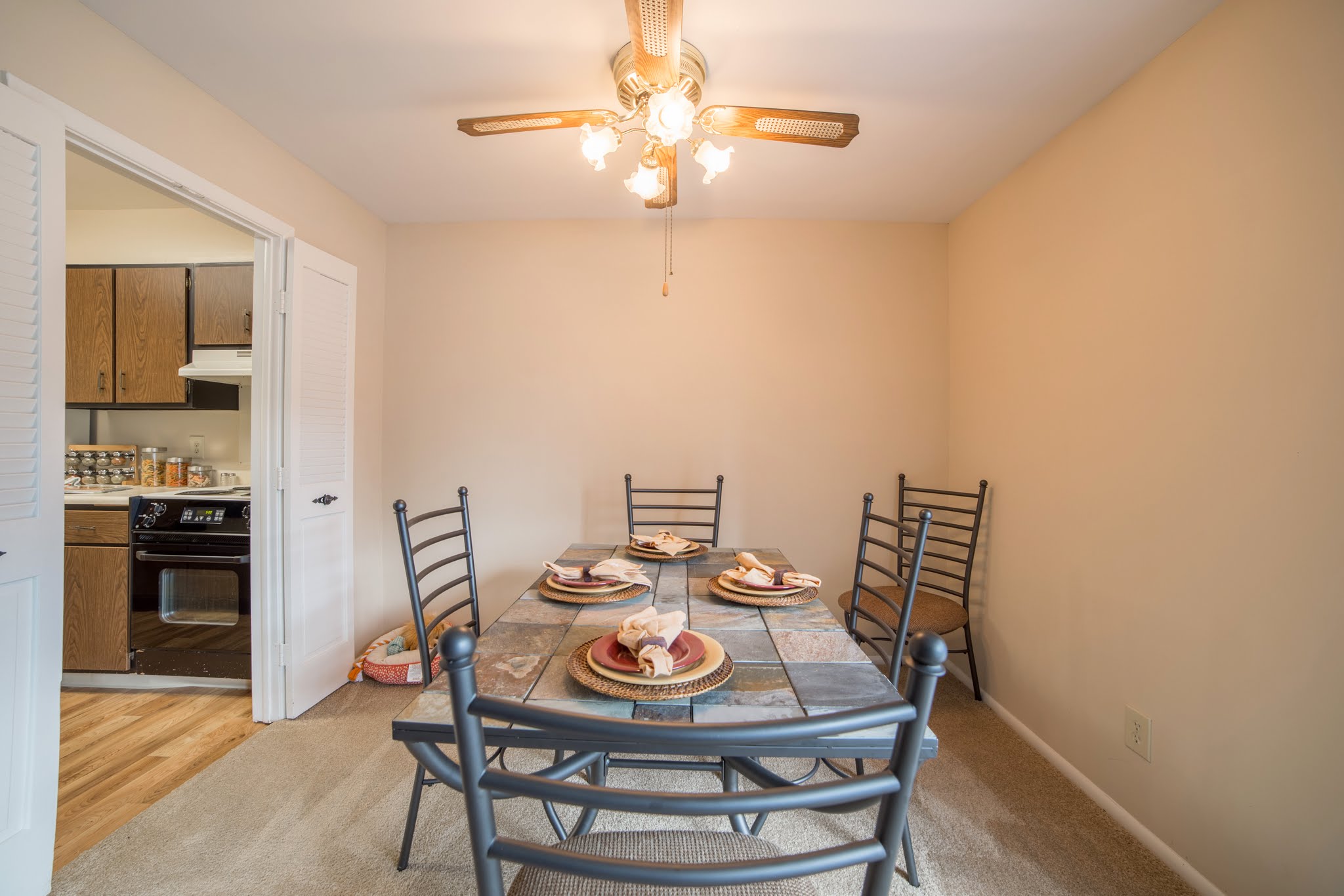 Dining Area in 2 Bed- 2 Bath Apartment
