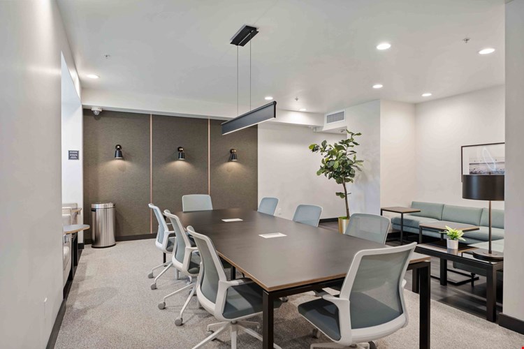 IMT Gallery 421 Image 10