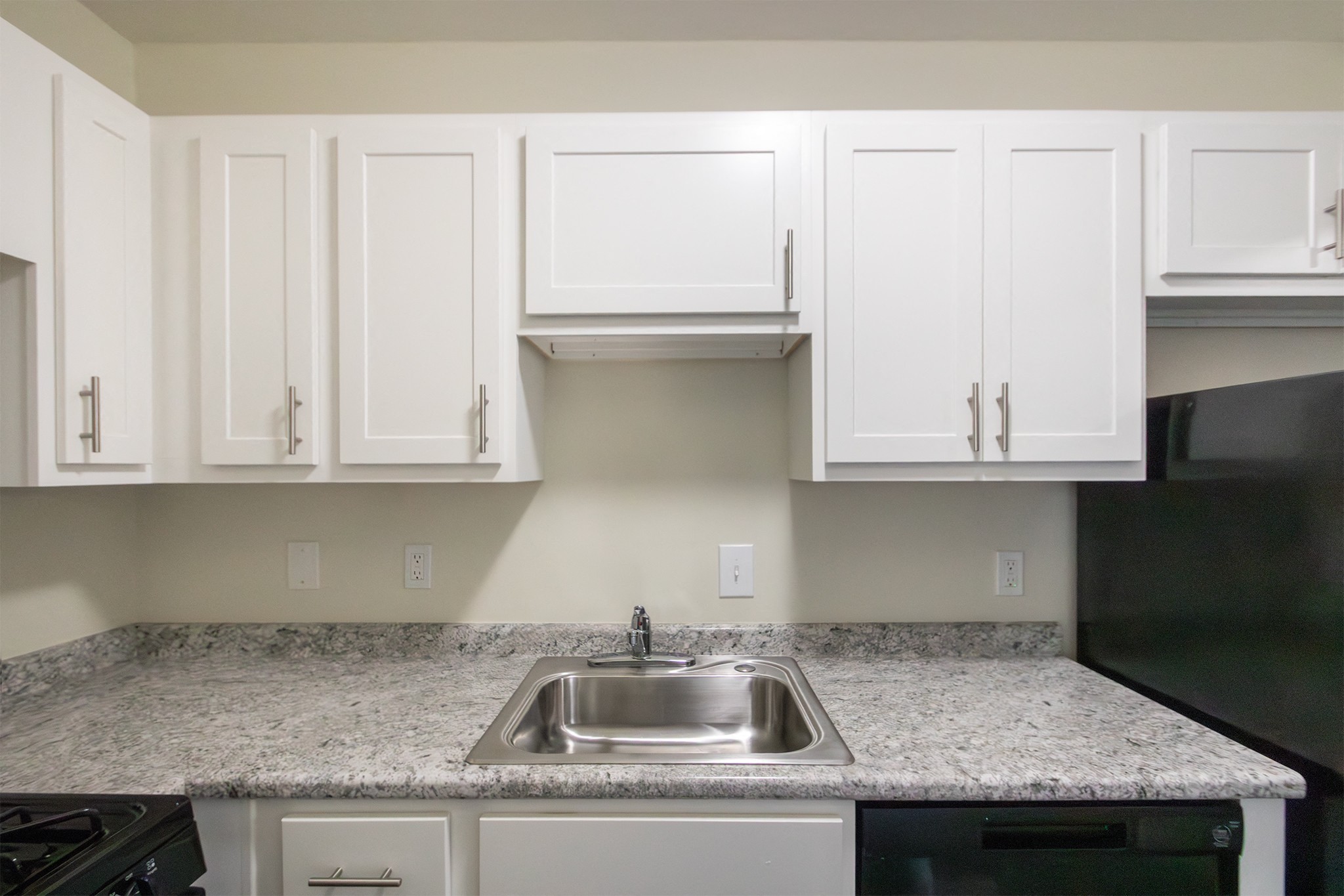 Blue Grass Manor Image 9