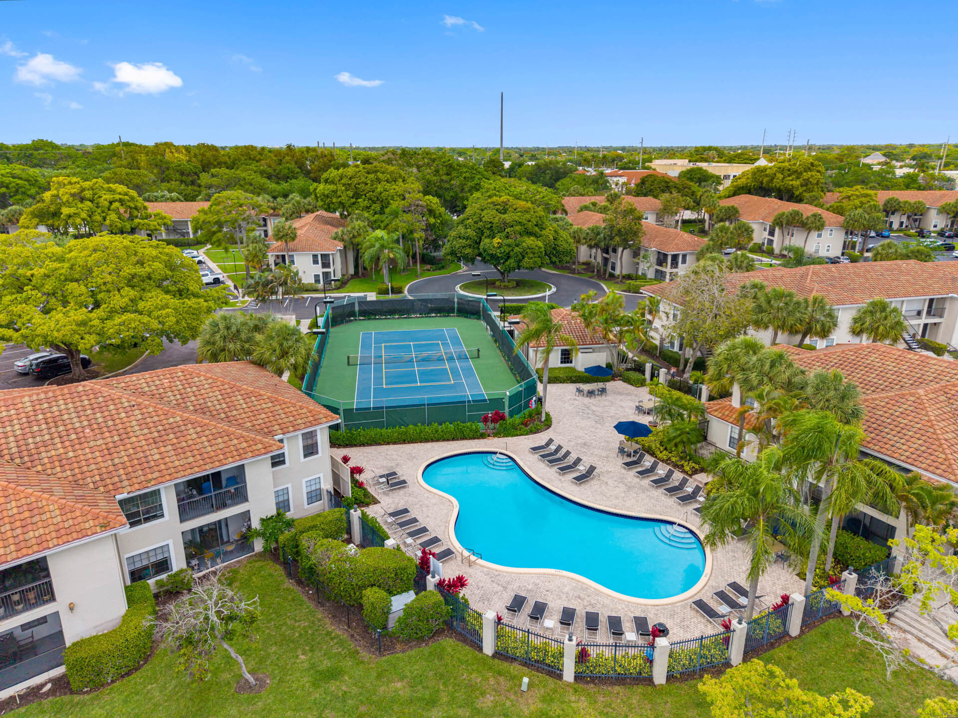 Mizner Court Image 13
