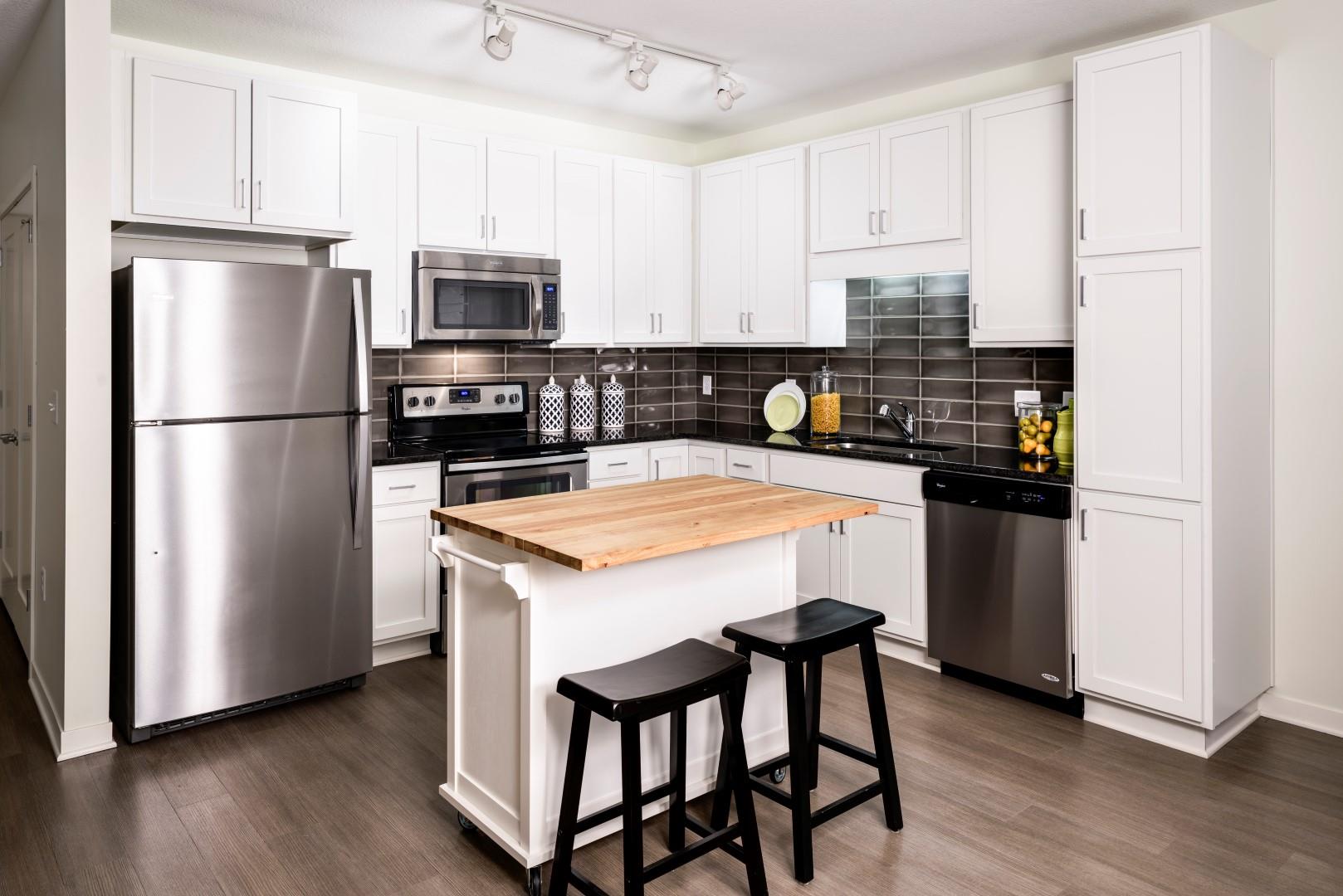 Elements of Linden Hills Image 10