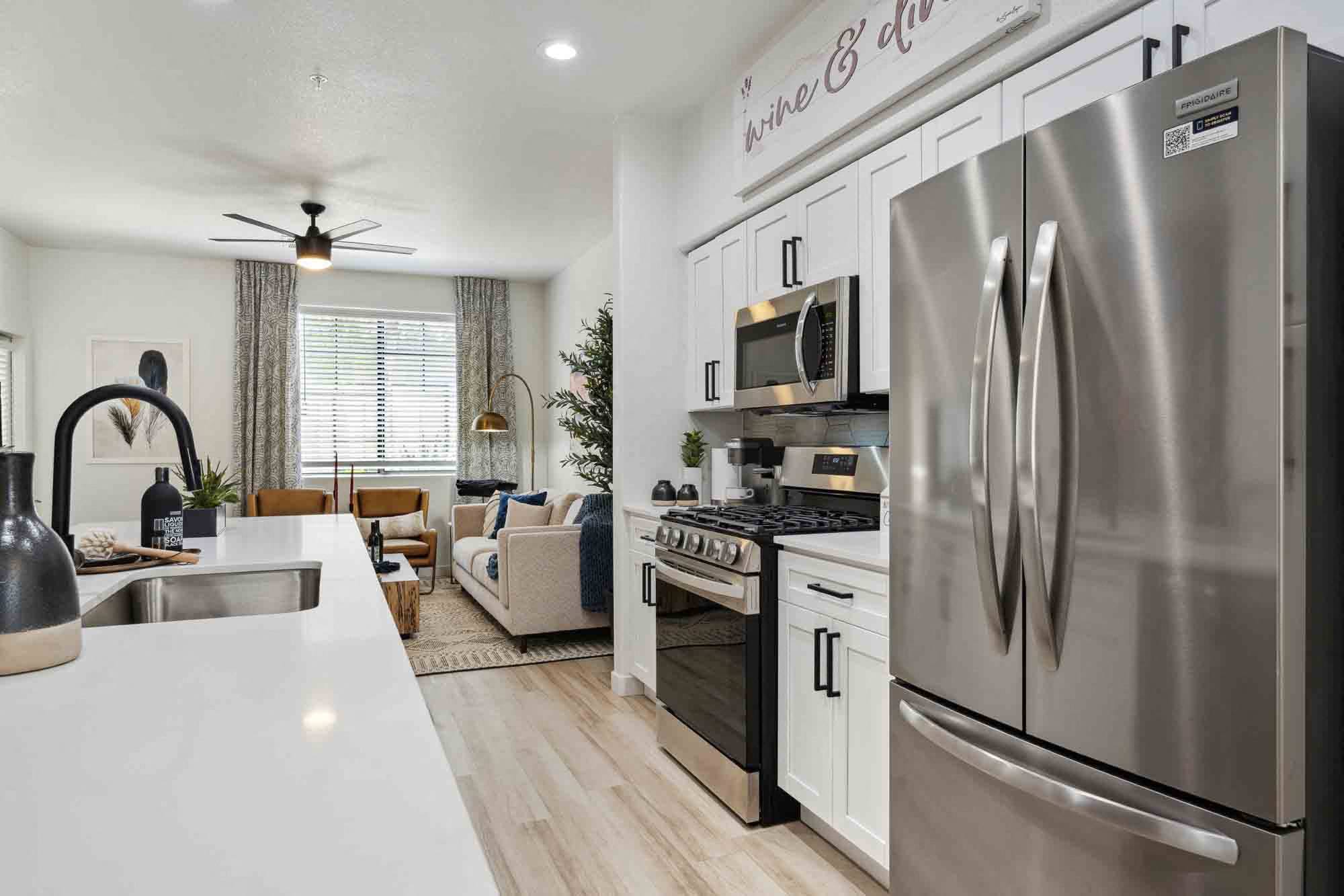 Zone Luxe, Glendale, AZ, Kitchen