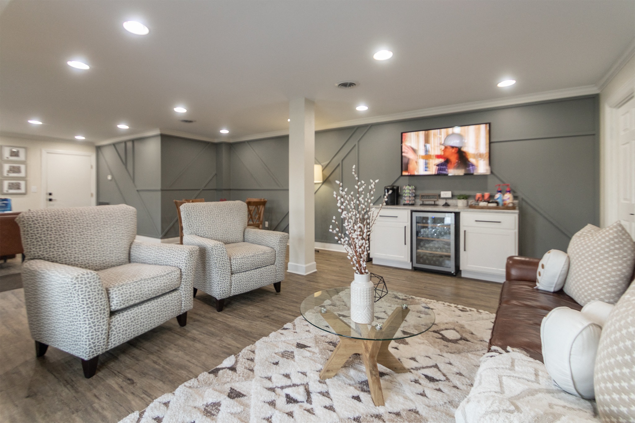 Blue Grass Manor Image 50