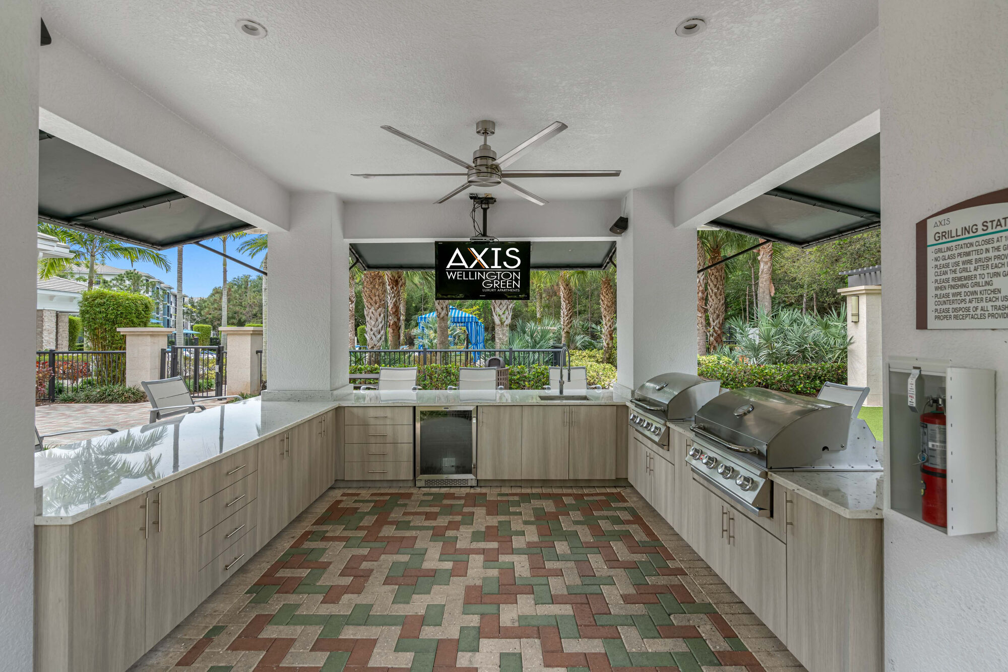 Axis Wellington Green Image 26