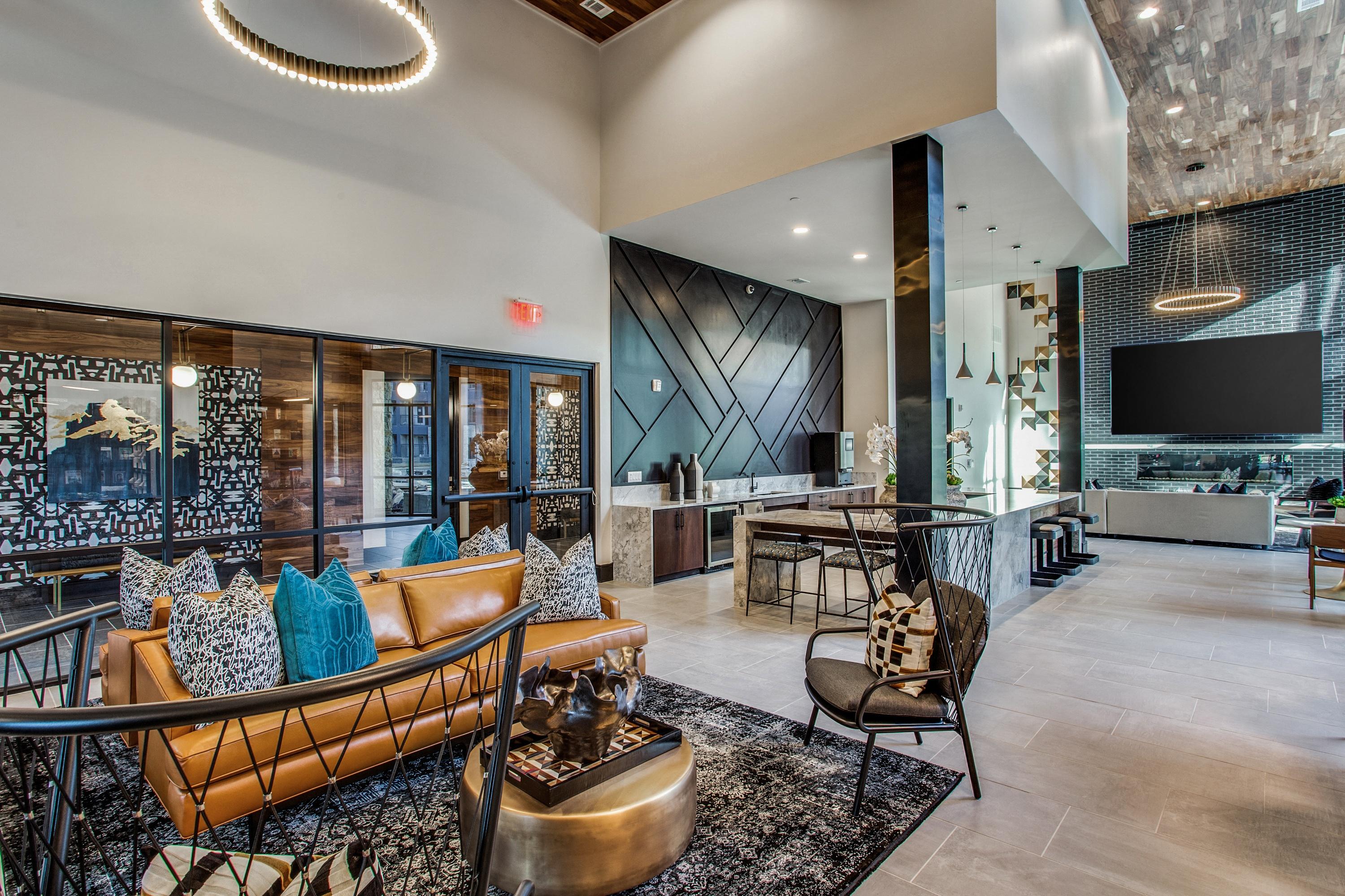 Aura Thirty2 Image 2