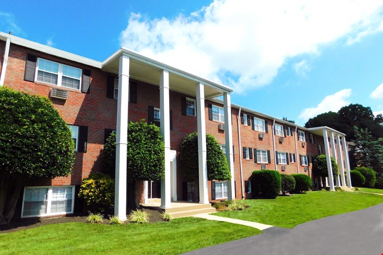 Goshen Manor Apartments Image 24