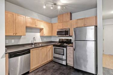 700 Broadway Image 10