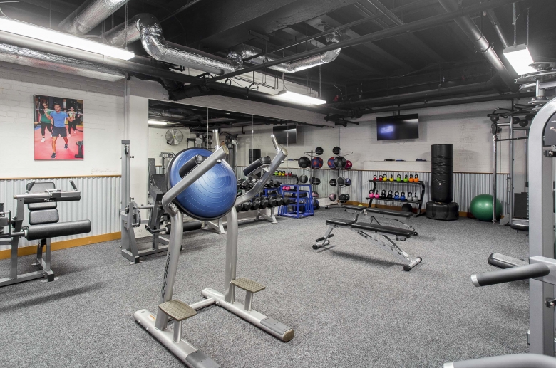 2100 Parkway Image 6