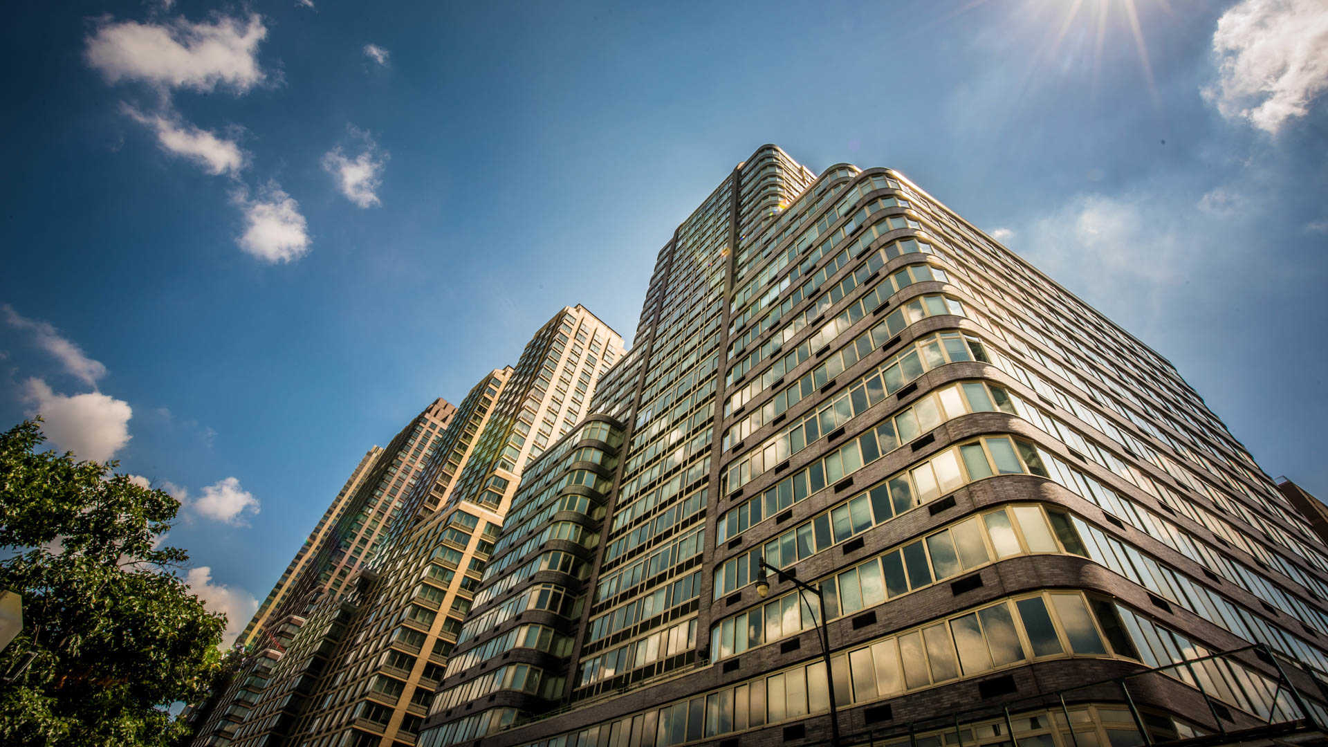 140 Riverside Boulevard Image 3