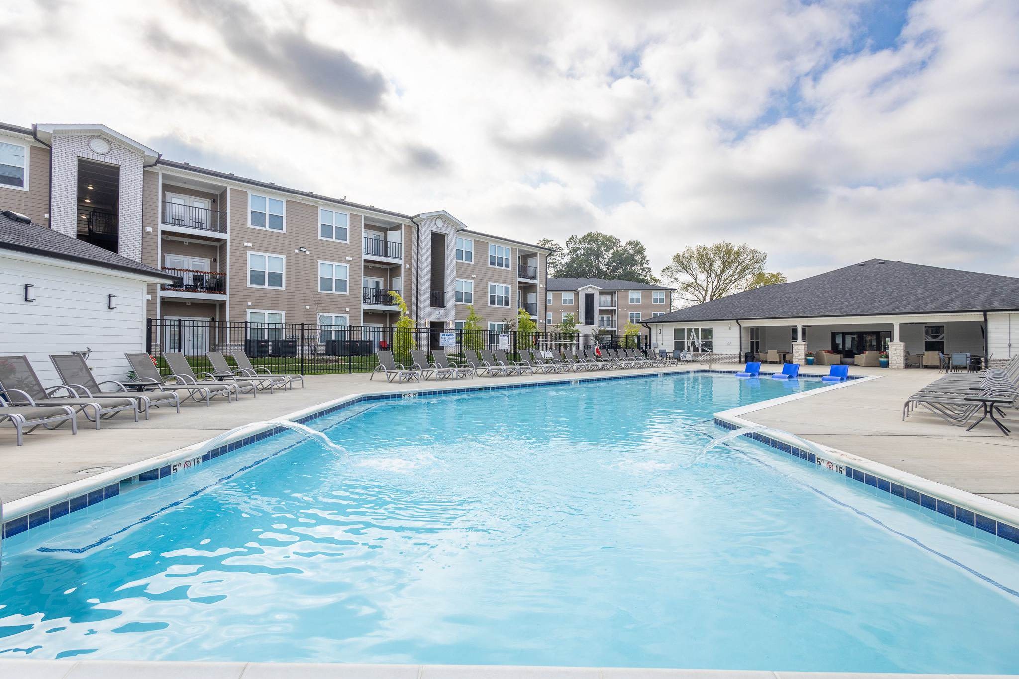 Lakeside Gardens Image 1