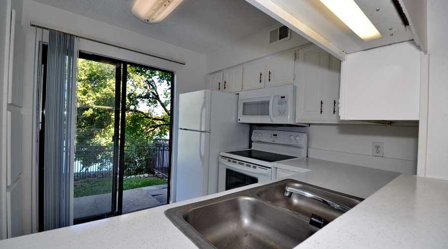 Lakehill Townhomes Image 4