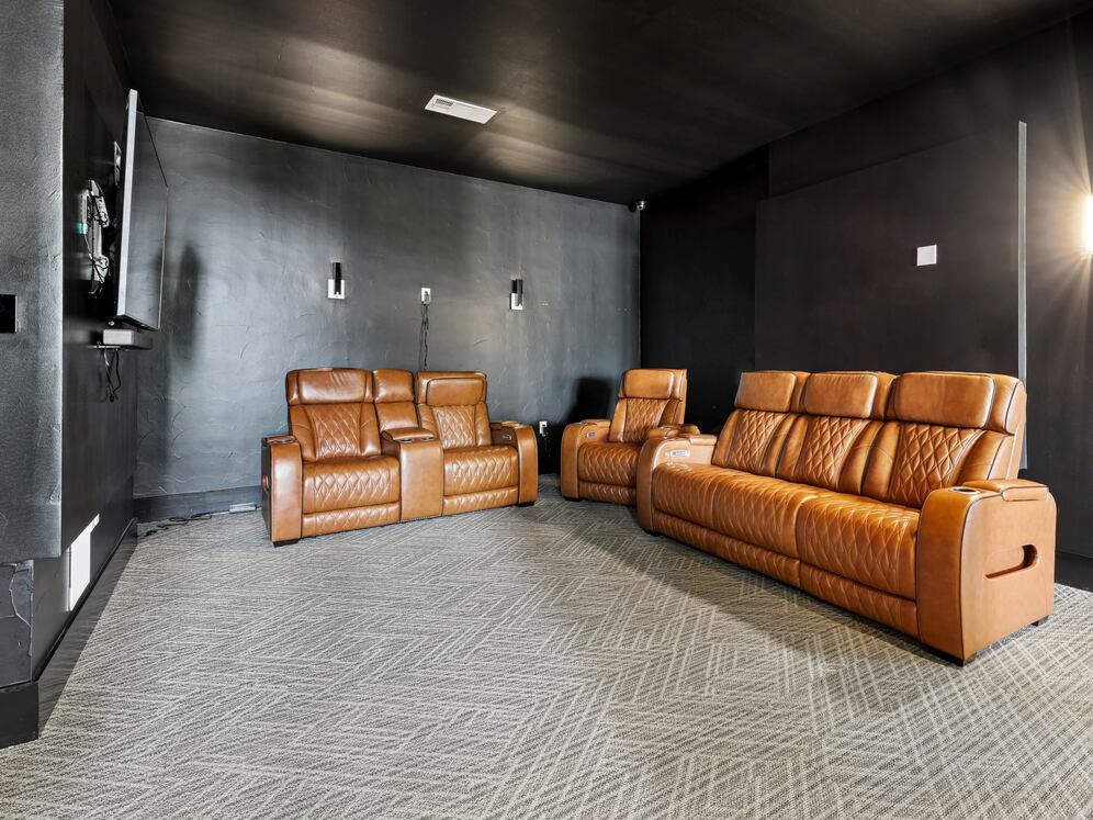 Media lounge