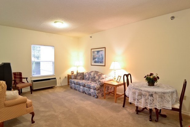 Cedarhurst at Edison Lakes Image 6