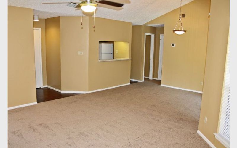 Towering Oaks Image 5