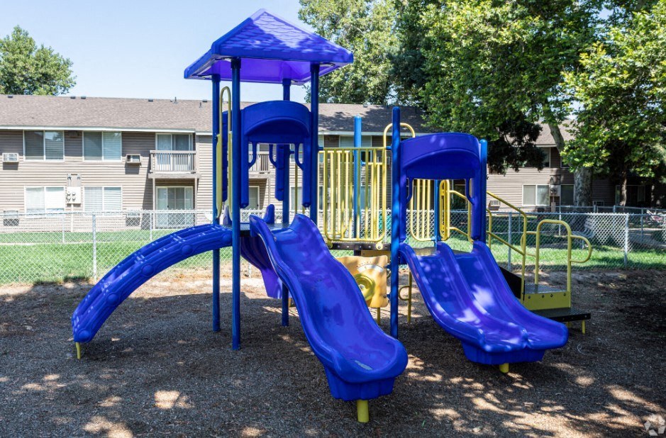 Central Pointe Image 10