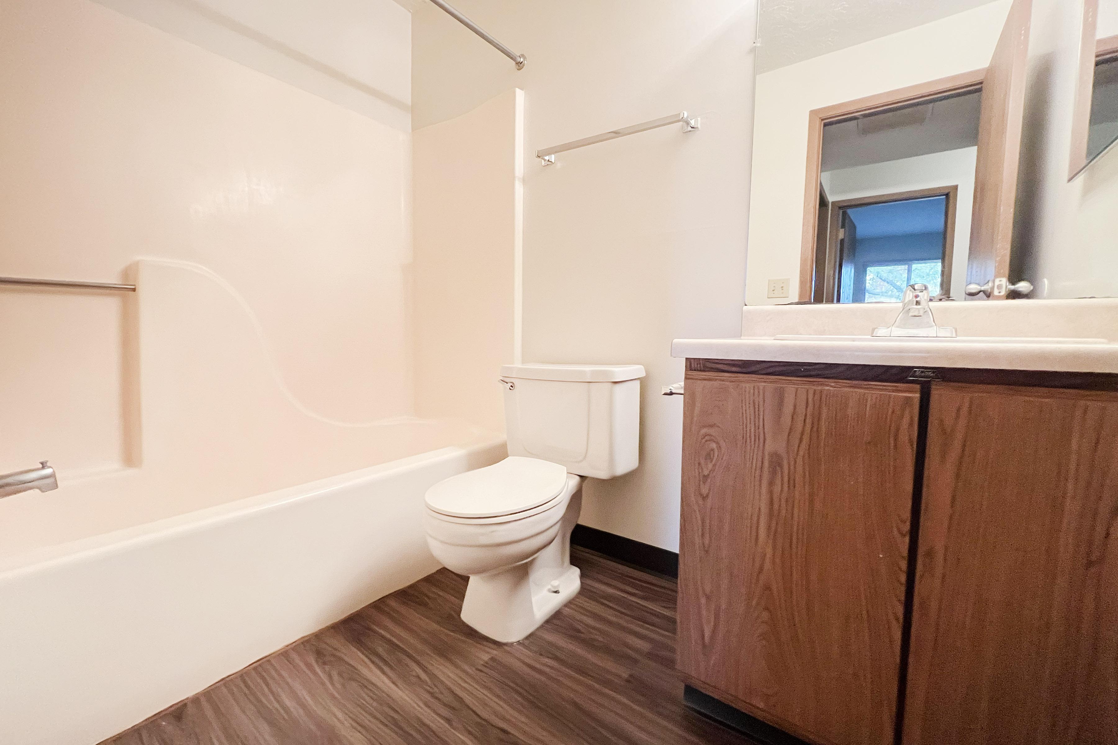 Forest Creek Apartments Image 42