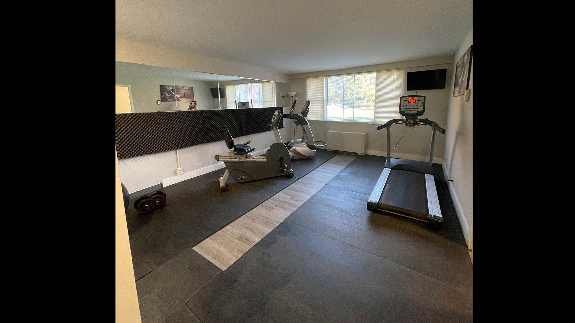 Waldorf Towers Apartments Image 16