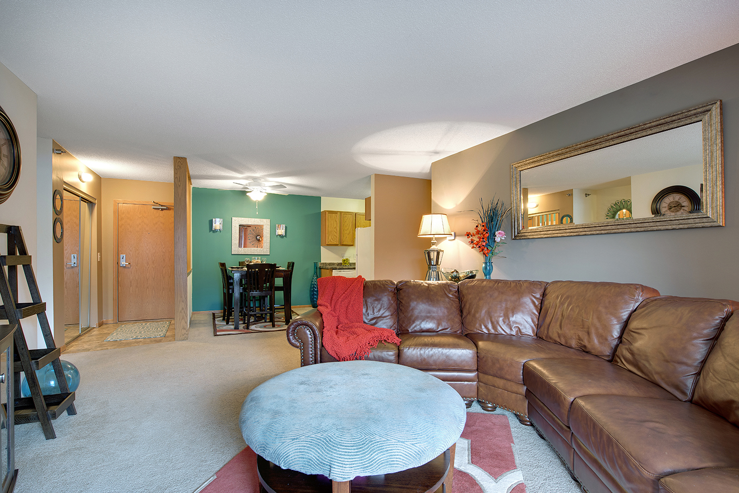 Pebblebrook Flats & Court Image 13