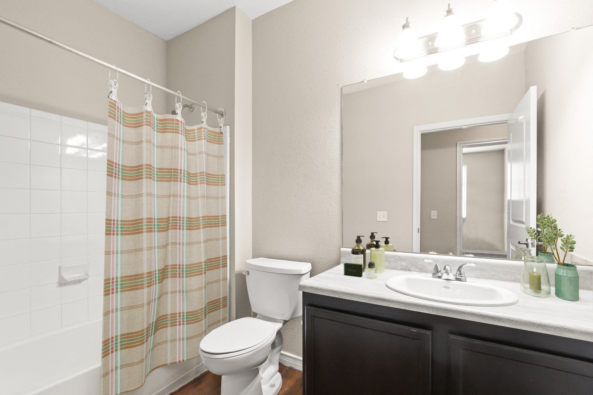 Solaire Apartment Homes Image 25