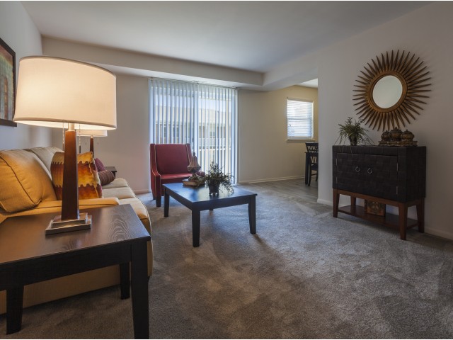 Orangewood Park Apartments Image 6