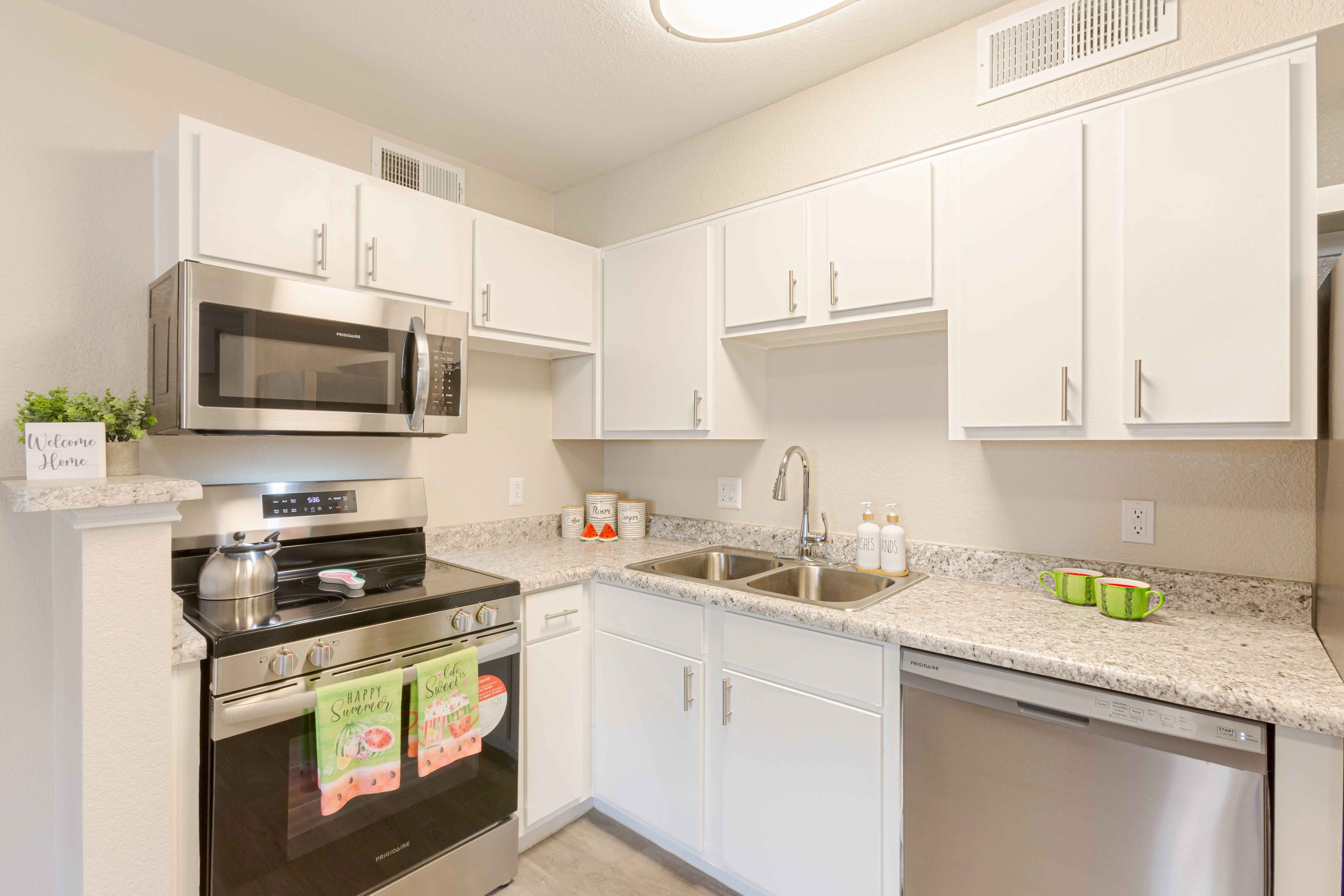 Riverwalk Luxury Apartments Image 13