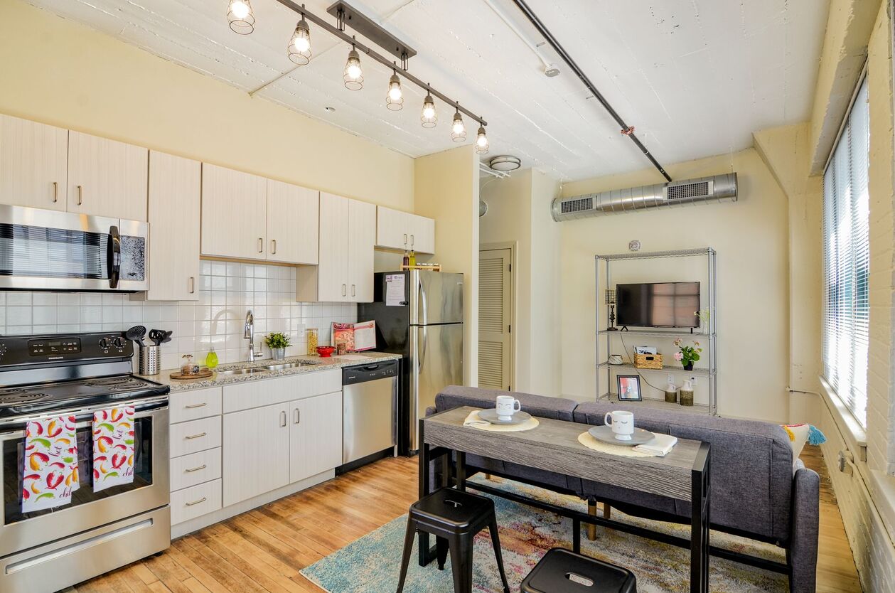 Level on Locust Image 22