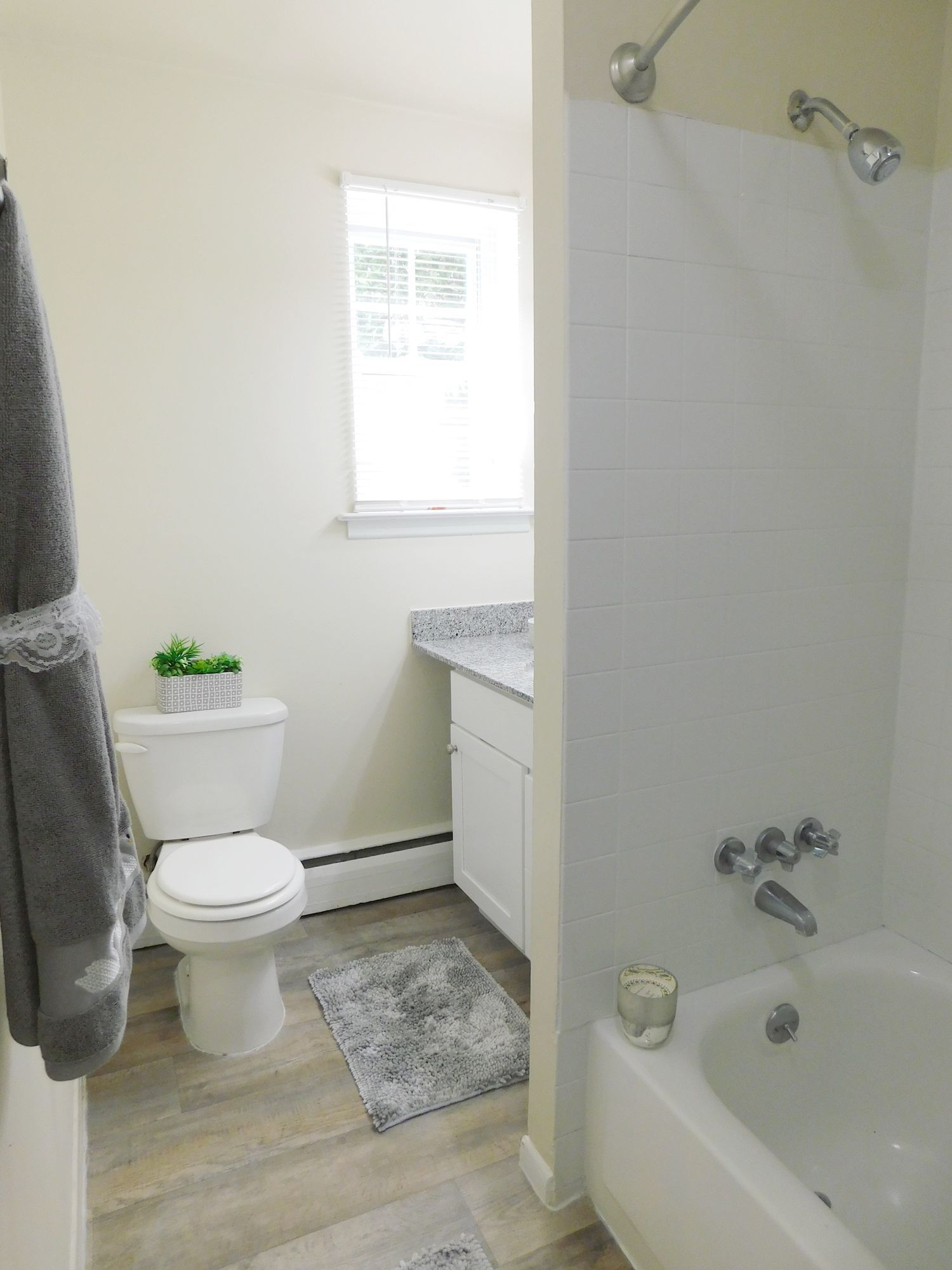 Goshen Manor Apartments Image 12