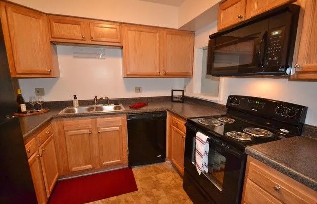 The Aura Apartment Homes Image 8