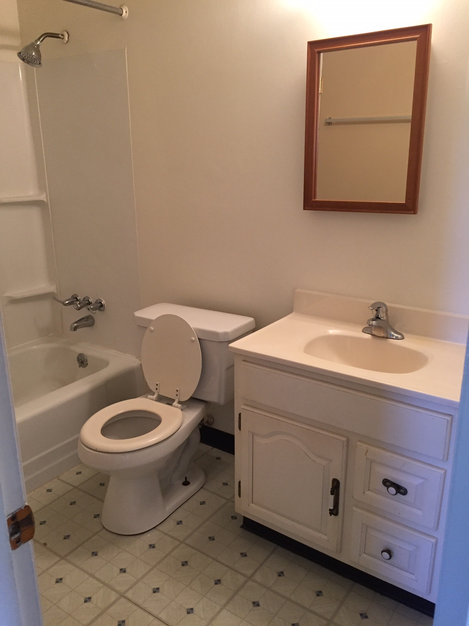 Courtyard Village Apartments Image 4